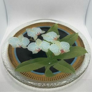 Vintage Peggy Karr green & white orchid 8 inch fused glass plate New in Box Rare